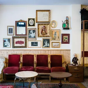 pars-teatro-hostel.catalonia-hotels.com/